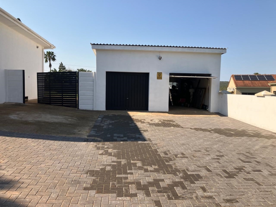 To Let 4 Bedroom Property for Rent in Vanes Estate Eastern Cape